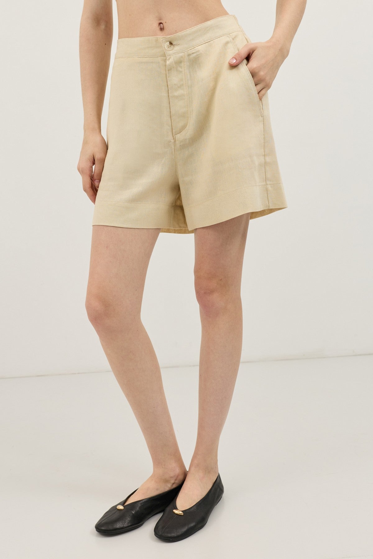 Antioch Women's Linen-Blend Shorts