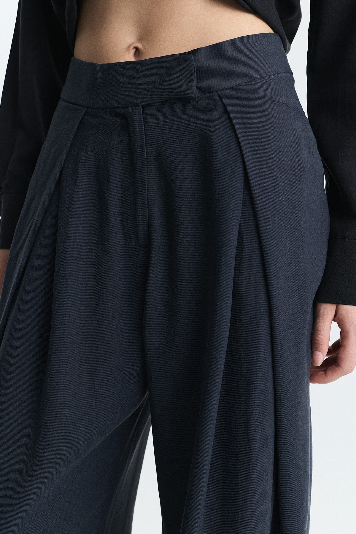 Pleated Wide-Leg Pants