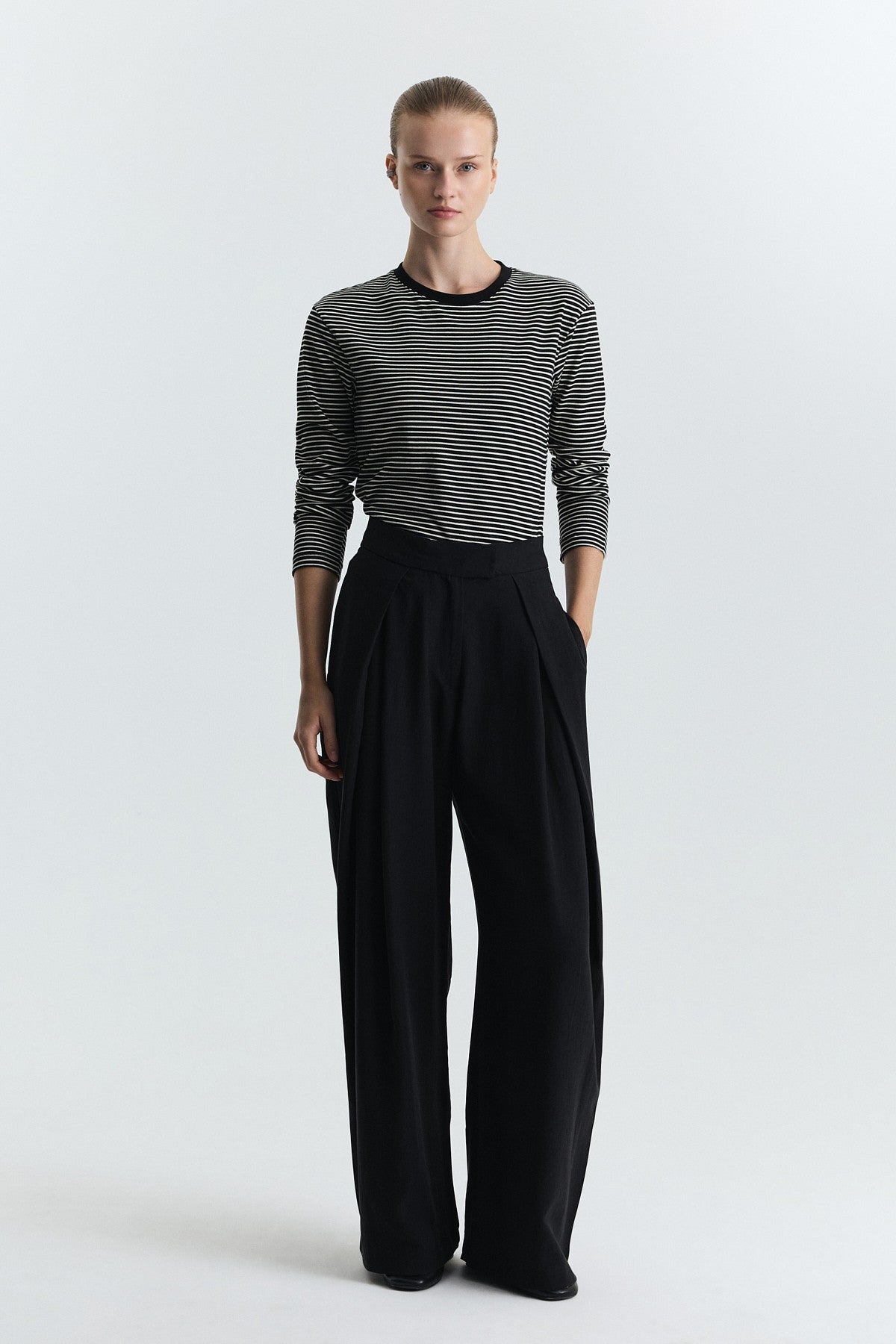 Pleated Wide-Leg Pants