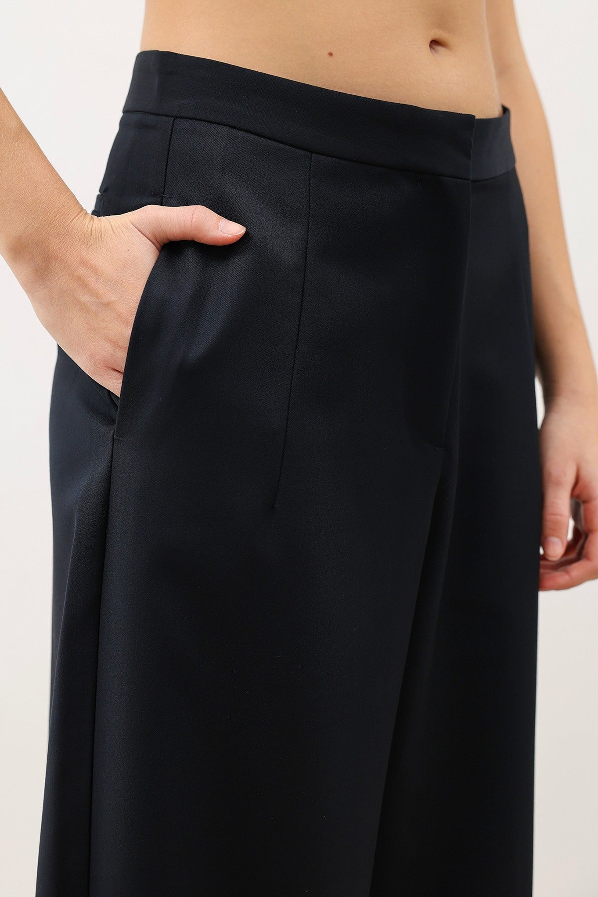 Antioch Women's Wide-Leg Pants with Pensli Design