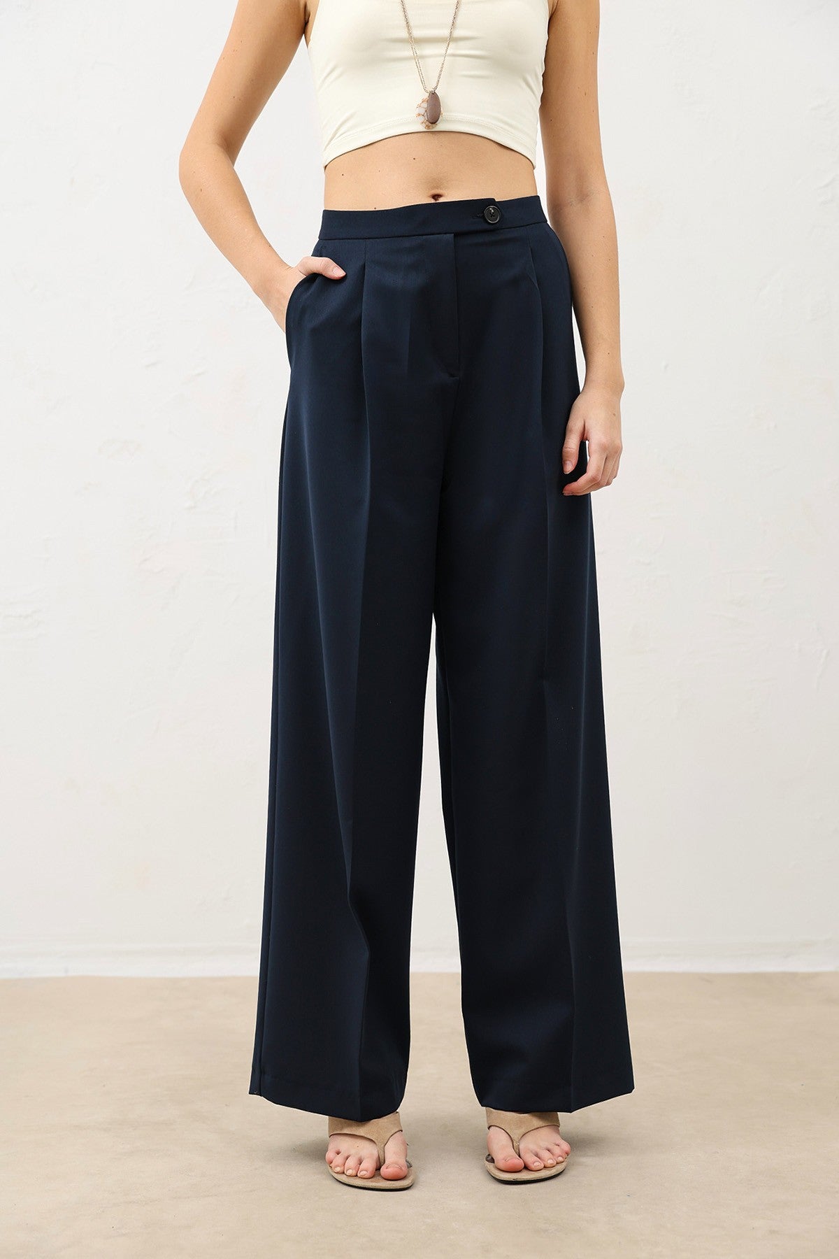 Antioch High-Waisted Pleated Women's Pants