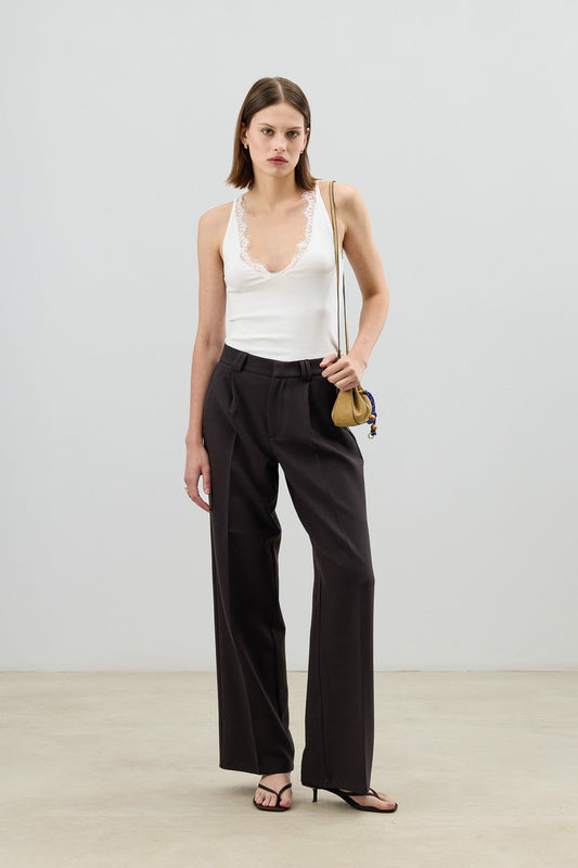 Antioch Relax Fit Pleated Women's Pants
