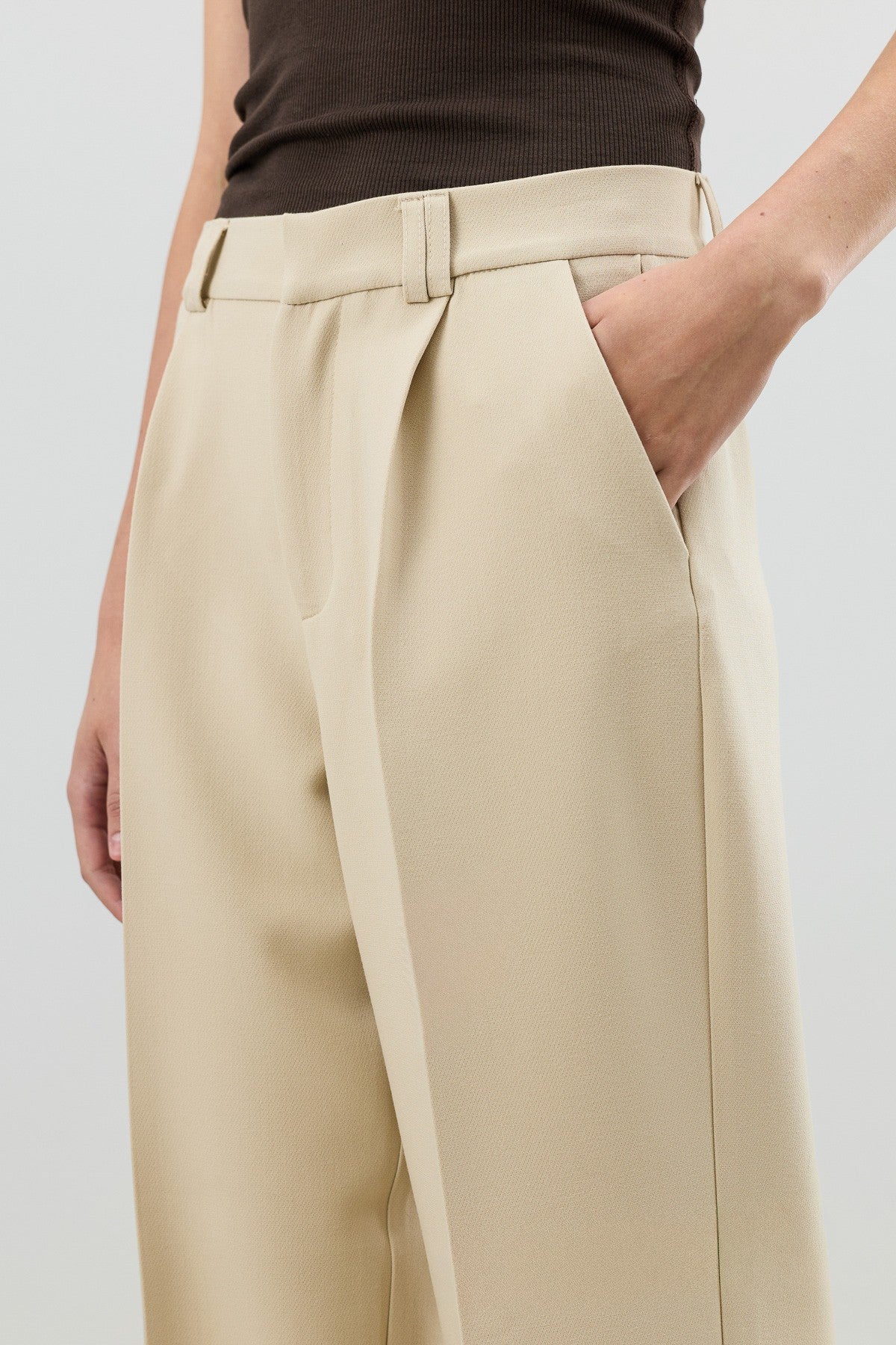 Antioch Relax Fit Pleated Women's Pants