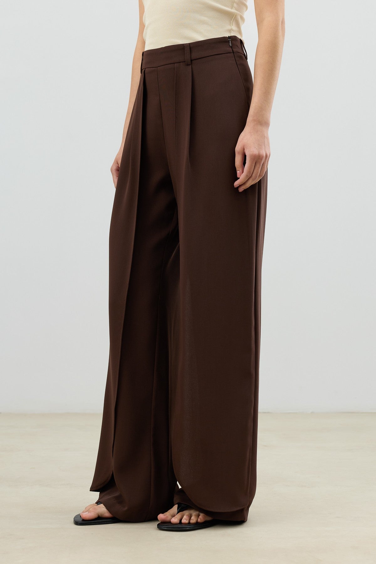 Antioch Women's Pants with Double Pleats and Side Zipper