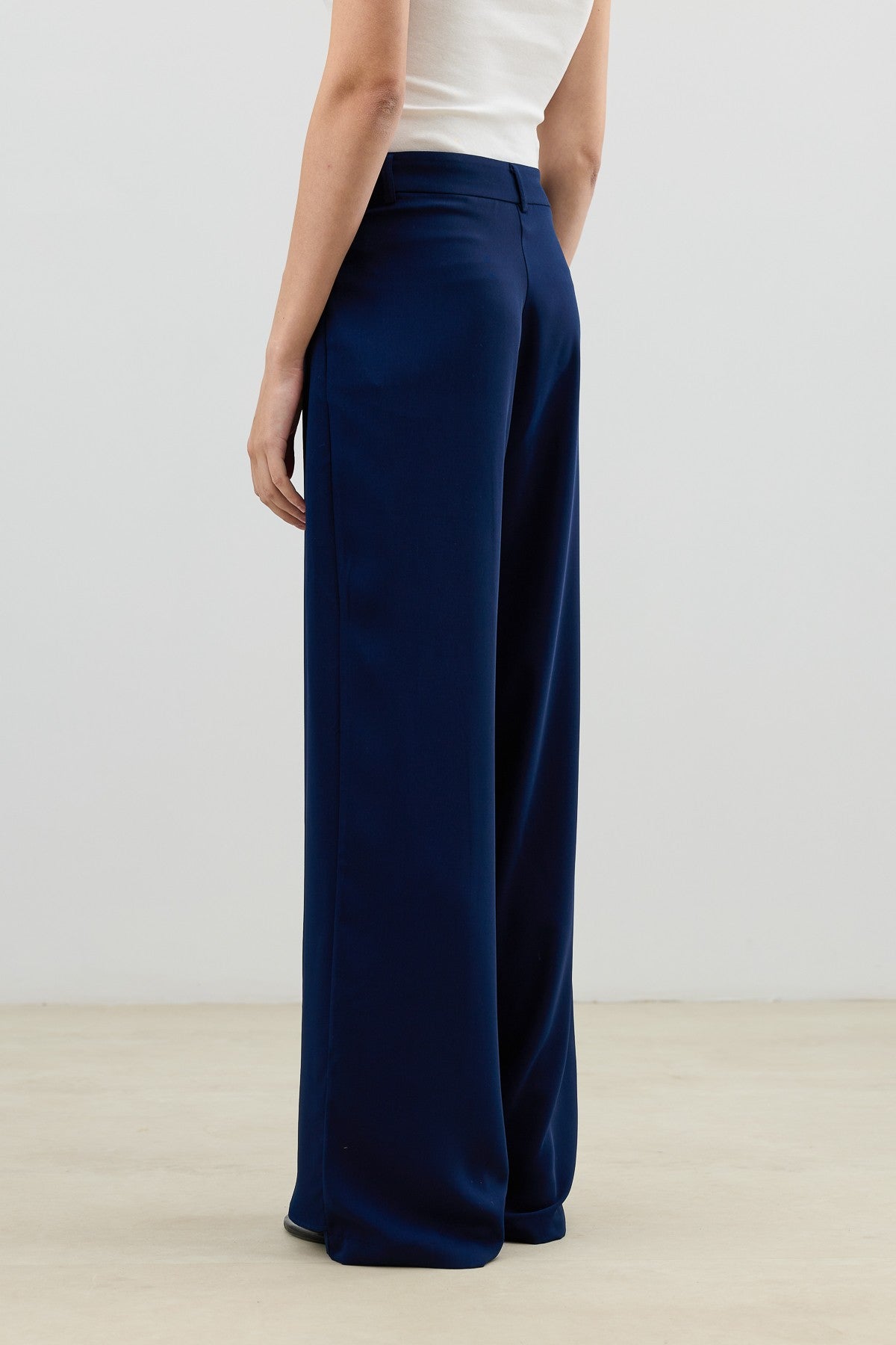 Antioch Women's Pants with Double Pleats and Side Zipper