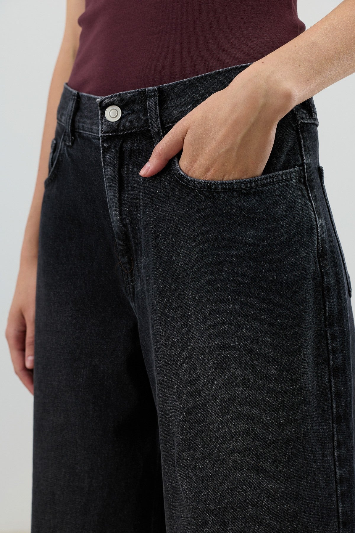 Antioch Women's Wide-Leg Jeans
