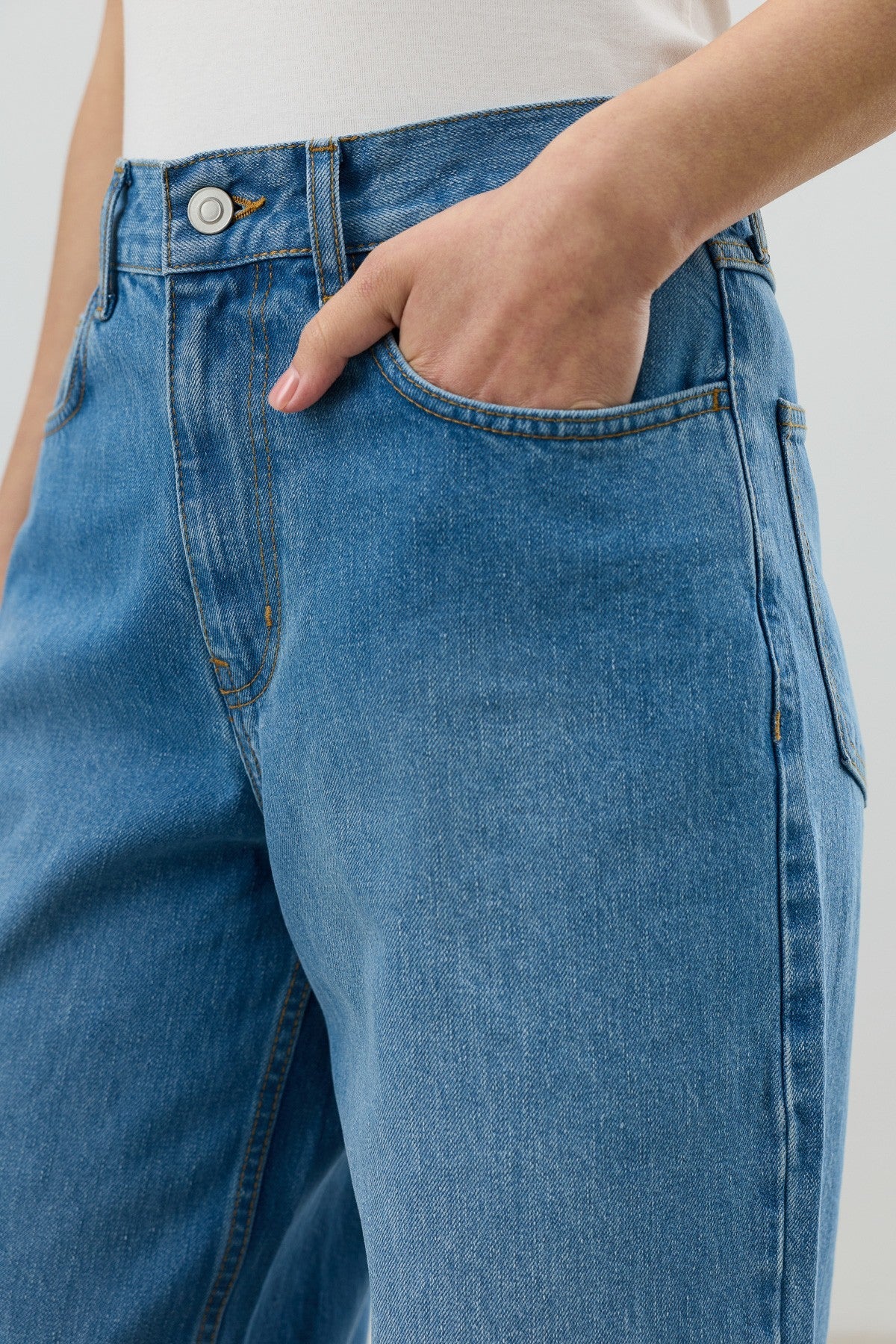 Antioch Women's Wide-Leg Jeans