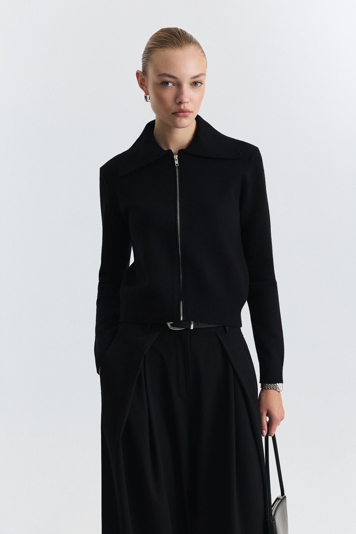 Wide-Collar Zip-Up Cardigan