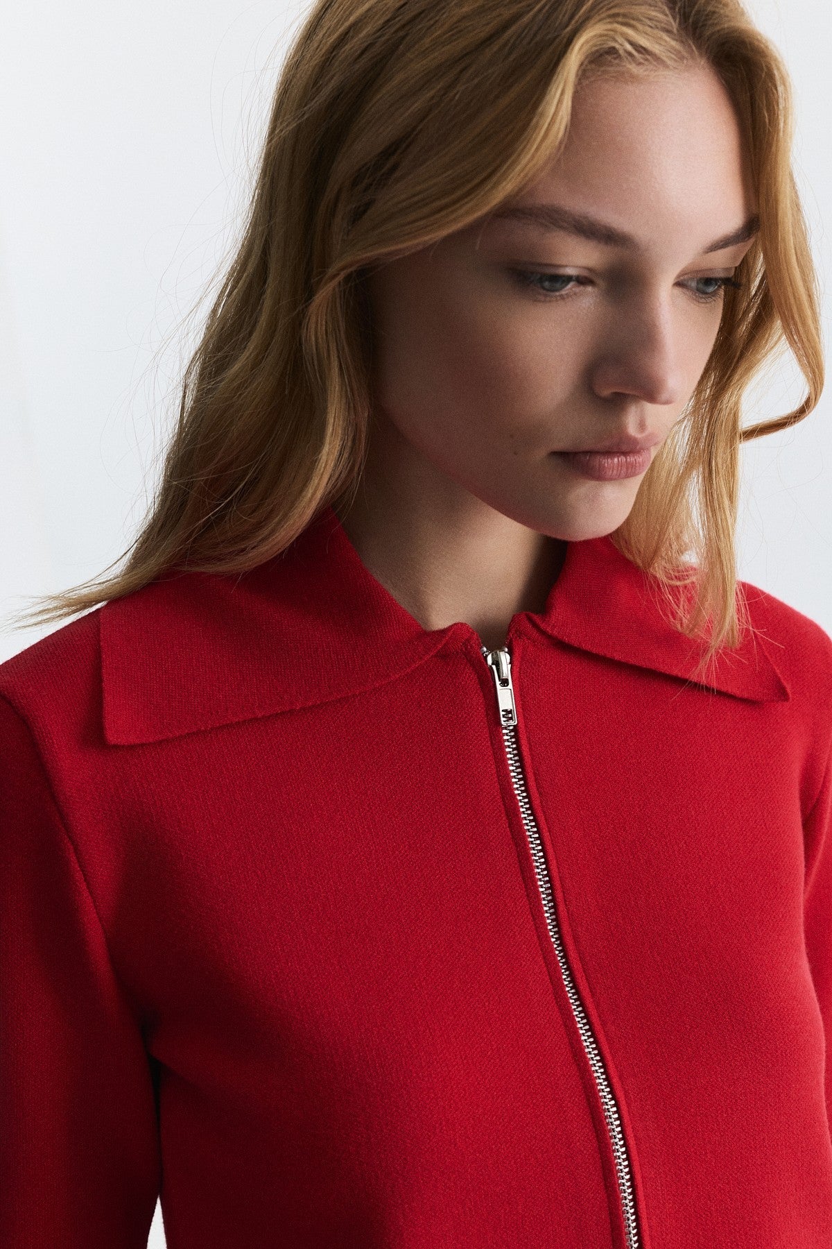 Wide-Collar Zip-Up Cardigan