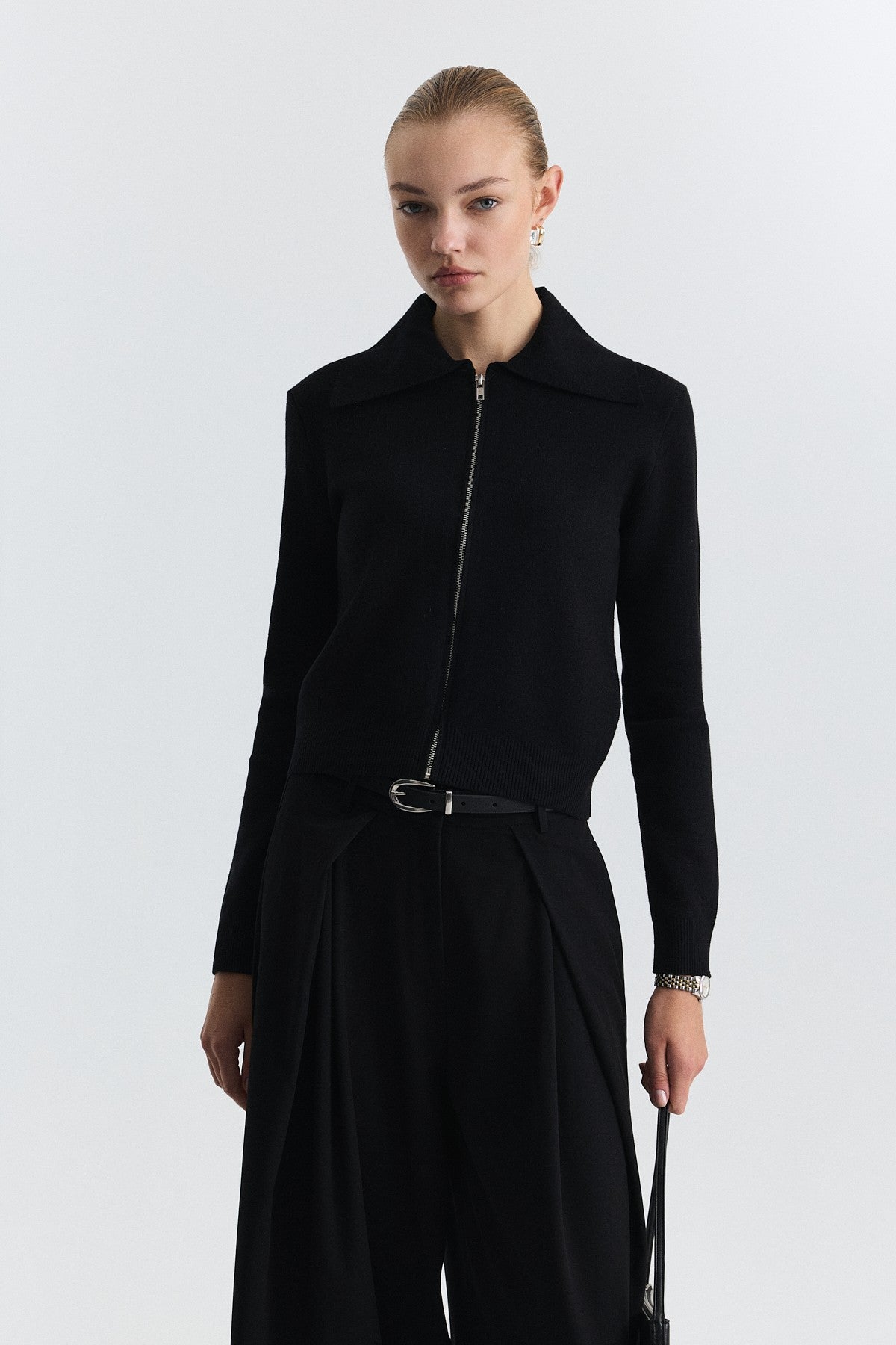 Wide-Collar Zip-Up Cardigan