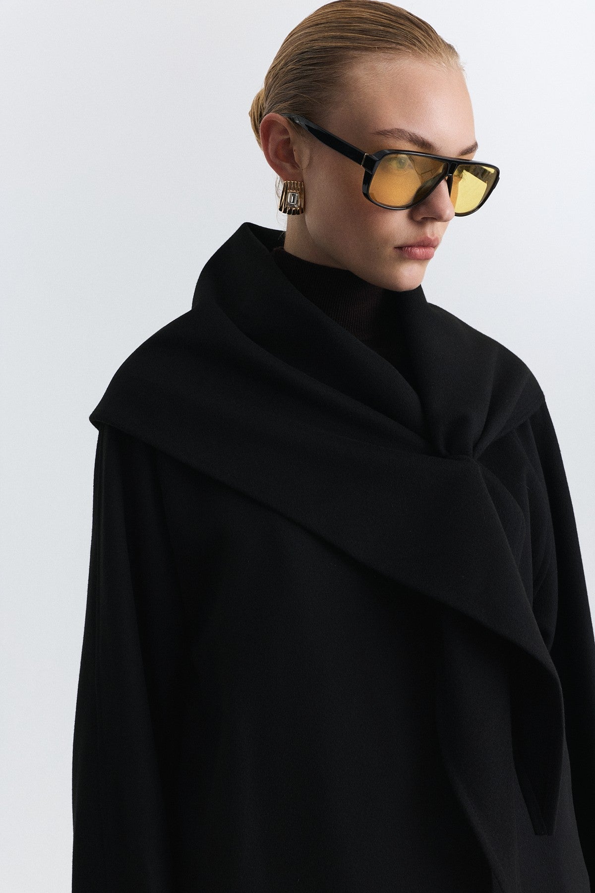 Short Coat with a Scarf