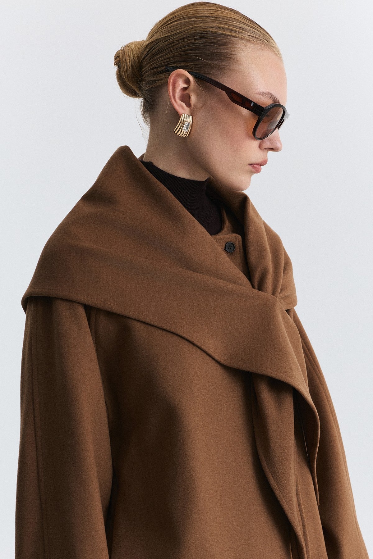 Short Coat with a Scarf