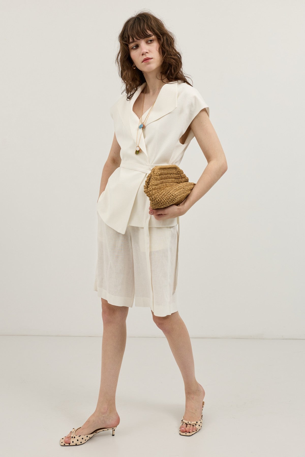 Antioch Women's Vest with Lace Trim and a Linen Blend