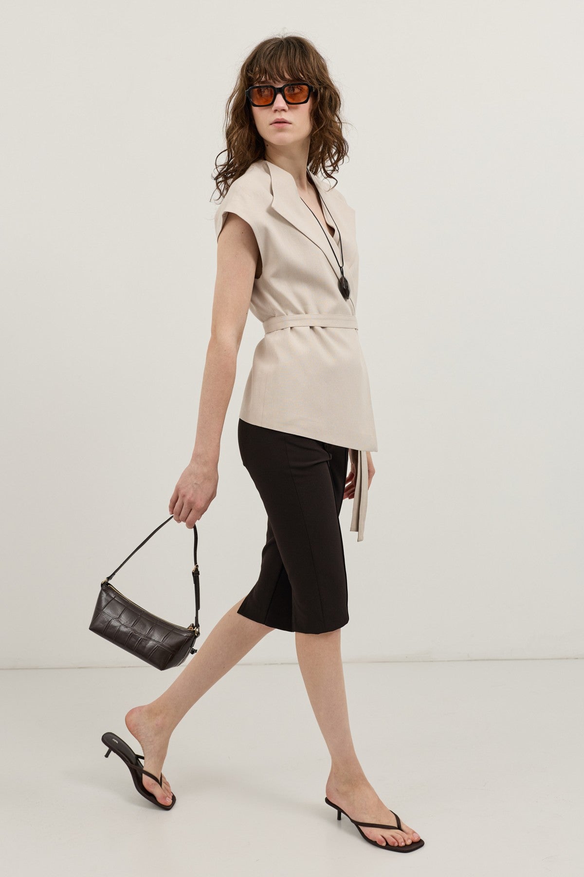 Antioch Women's Vest with Lace Trim and a Linen Blend