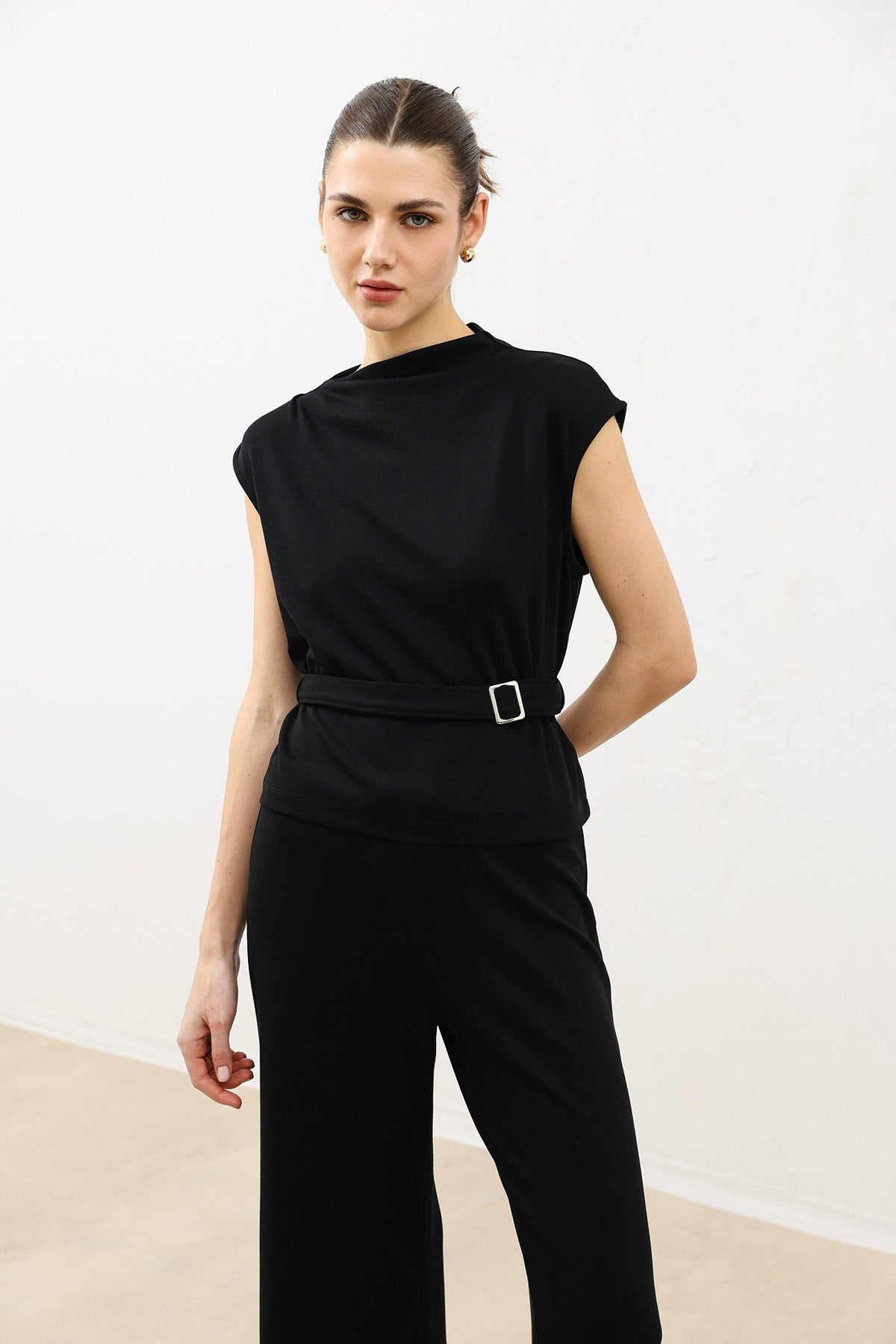 Antioch Kemer Women's Suit Set (Detailed)