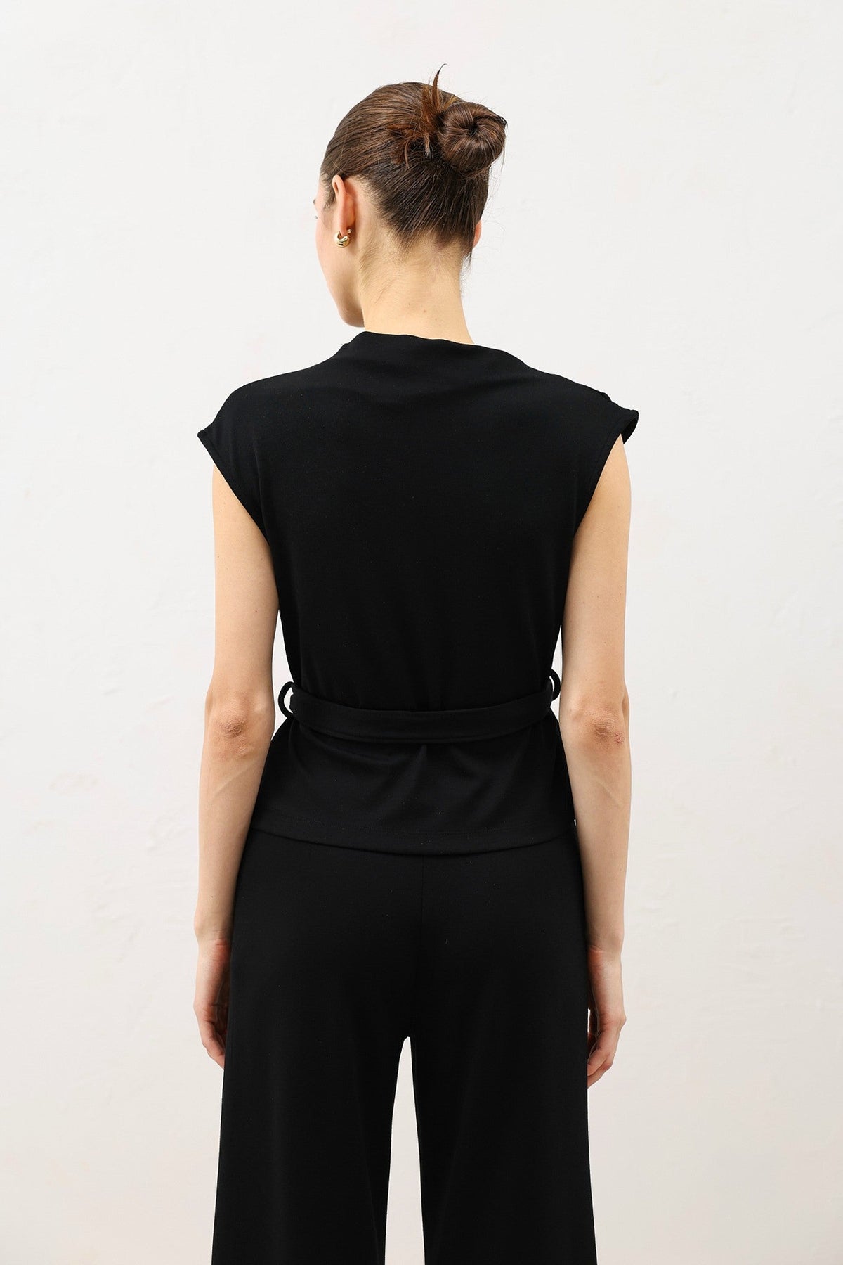 Antioch Kemer Women's Suit Set (Detailed)