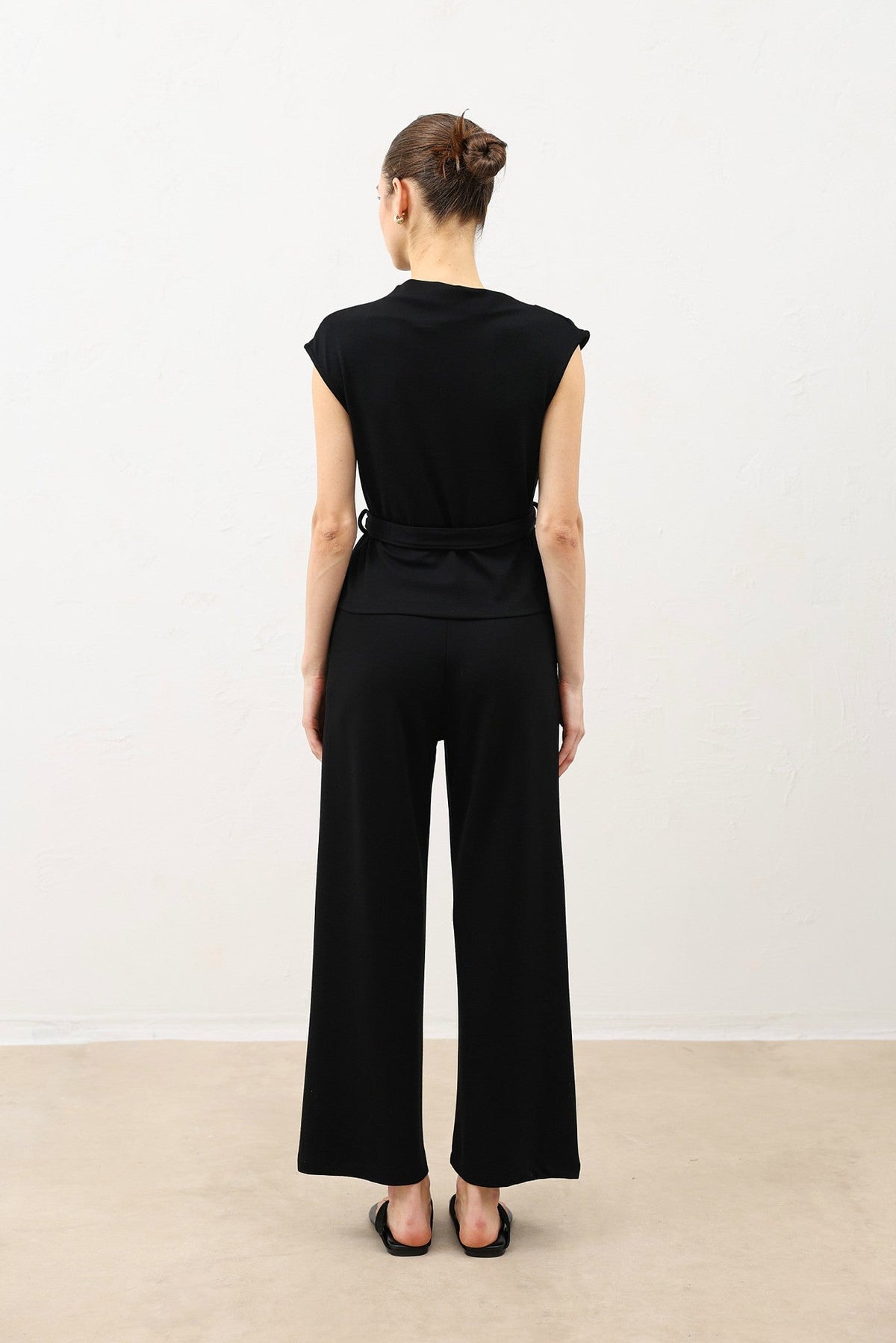 Antioch Kemer Women's Suit Set (Detailed)