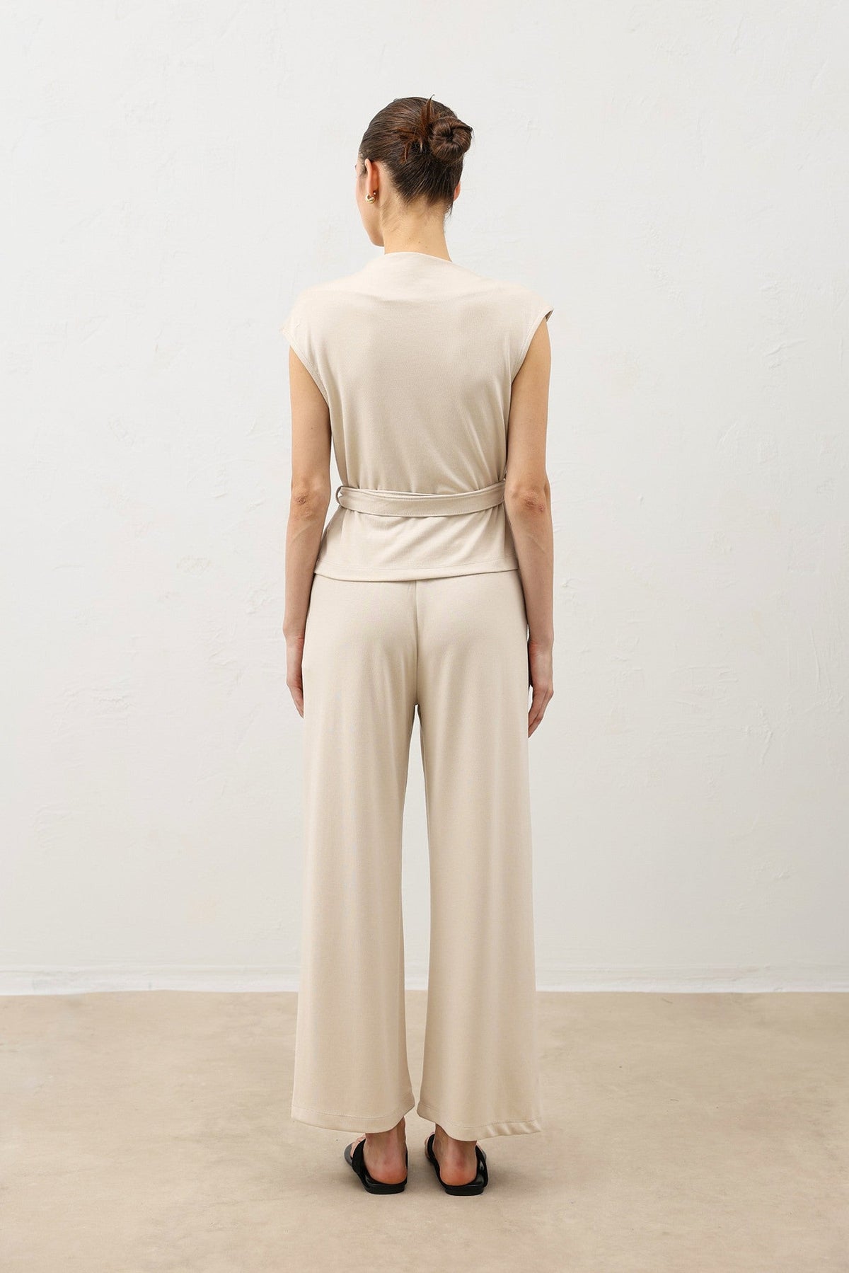 Antioch Kemer Women's Suit Set (Detailed)