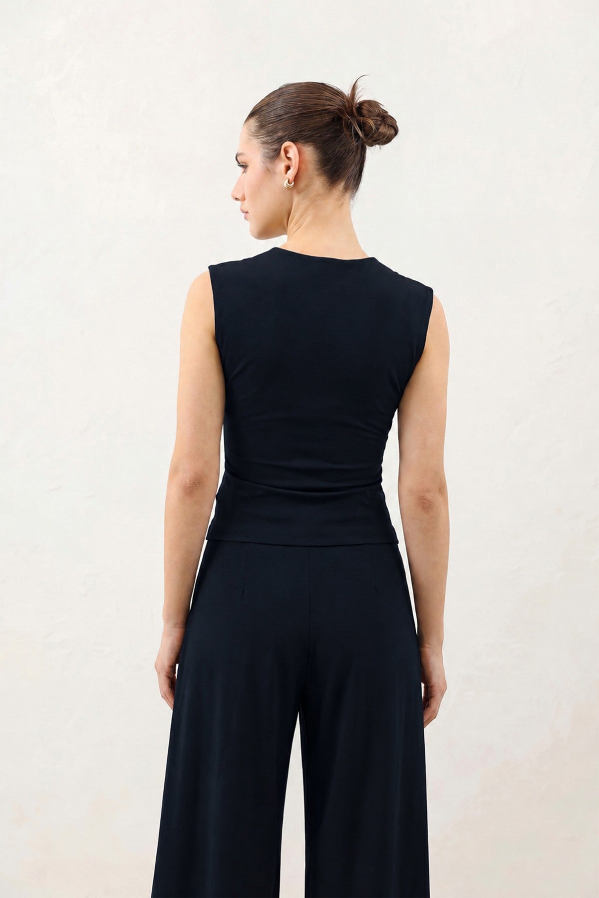 Women's Set with Clasp Detail