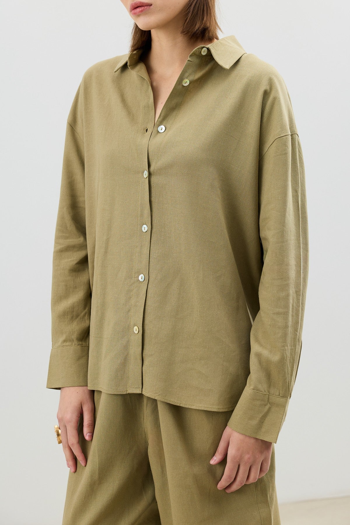 Antioch Linen-Blend Women's Shirt and Pants Set