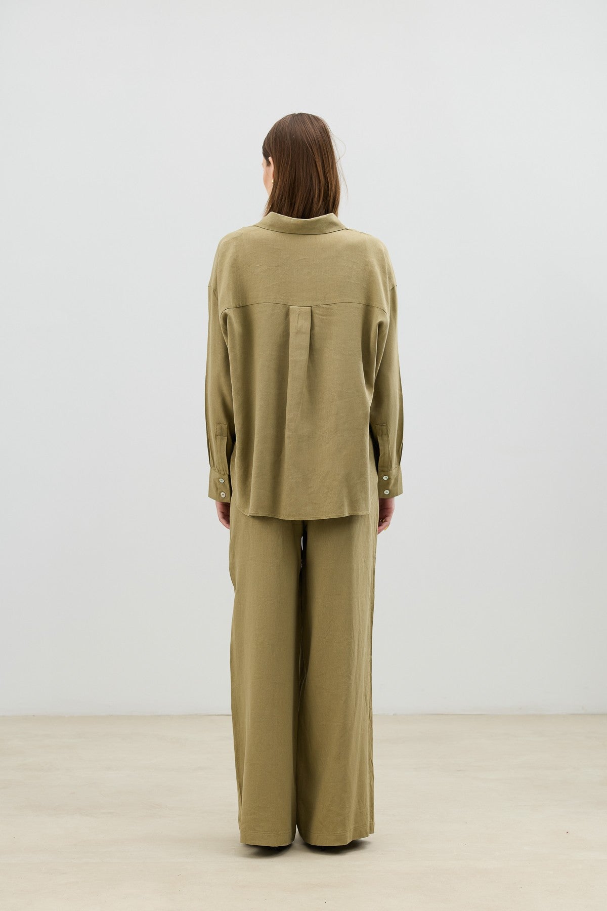 Antioch Linen-Blend Women's Shirt and Pants Set