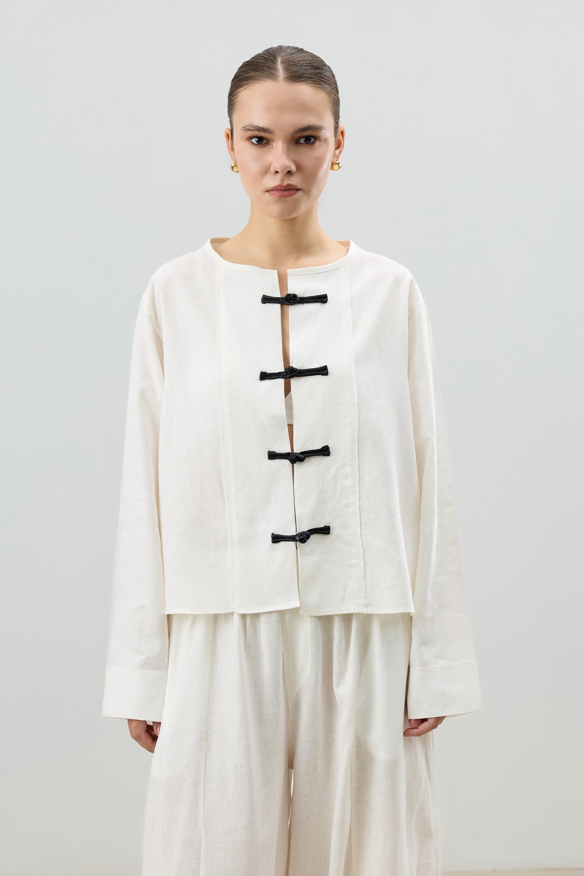Women's Suit with Embellished Buttons in a Linen Blend