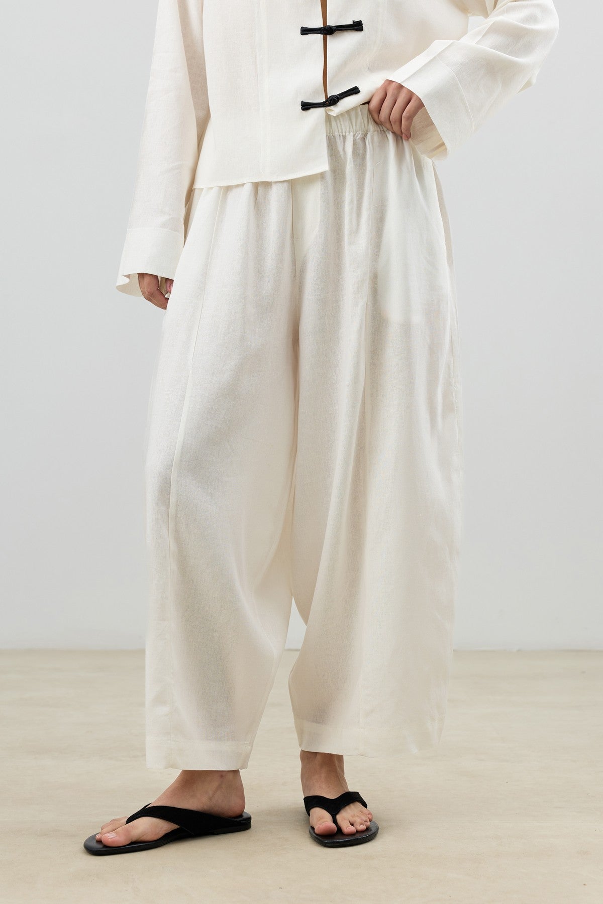 Women's Suit with Embellished Buttons in a Linen Blend